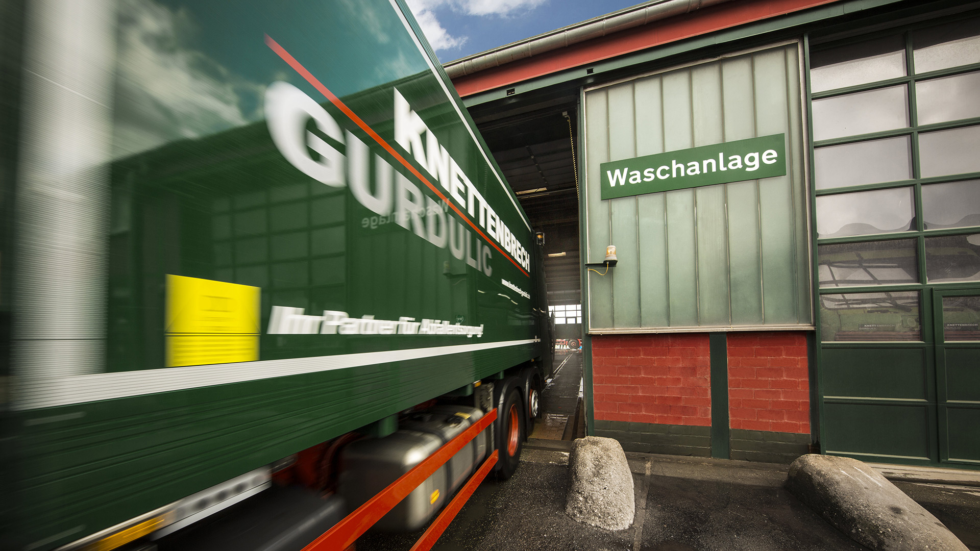  Hauptbild-full-service-LKW-Waschanlage.jpg
